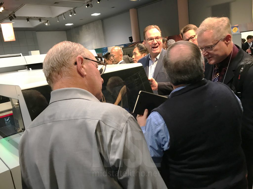 Doug & Mark showcasing Horizon finishing equipment at smart factory 2019