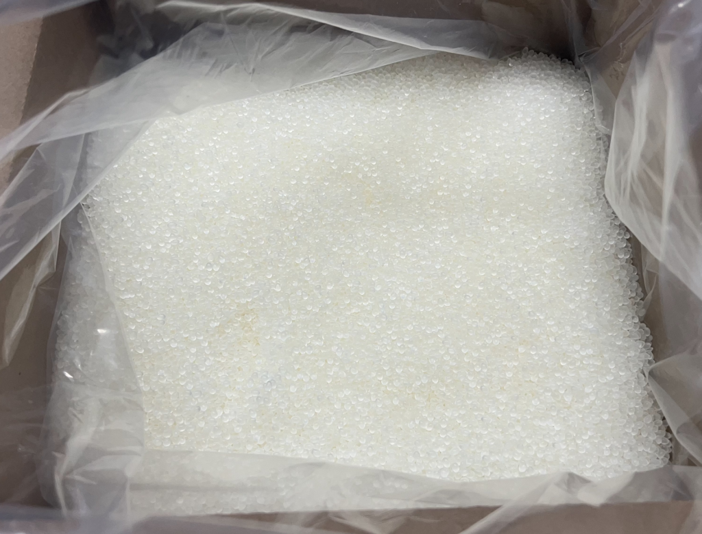 Planatol Planamelt Pro Glue Beads in Container